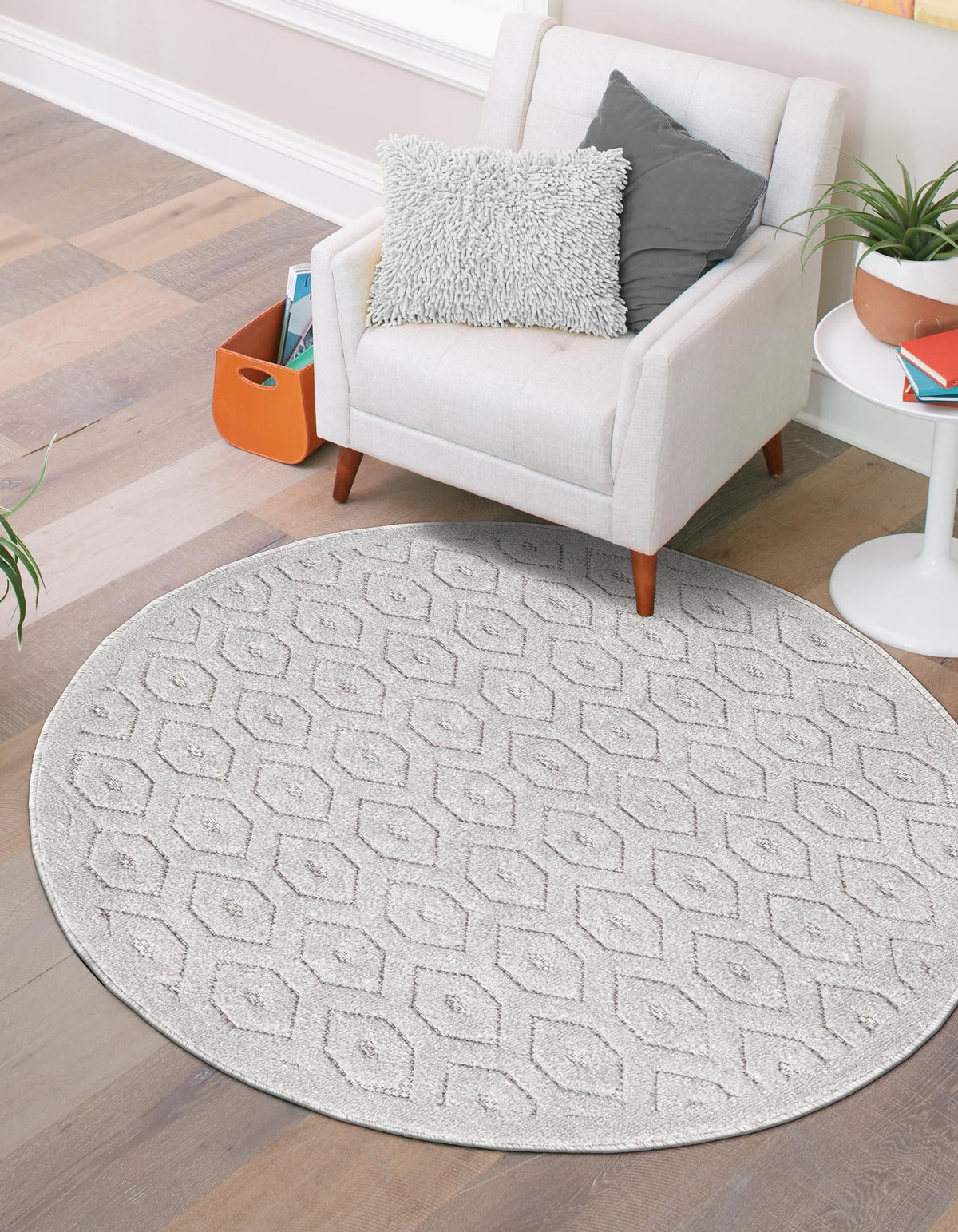 Garden Lattice Charm Collection Area Rug - Arbor (Gray) Round Gray  lifestyle 73