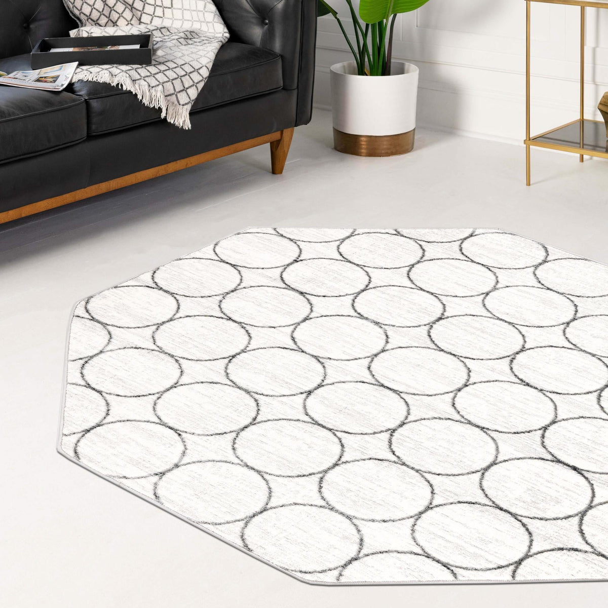 Garden Maze Retreat Collection Area Rug -  Ivyhaven Octagon White  lifestyle 125