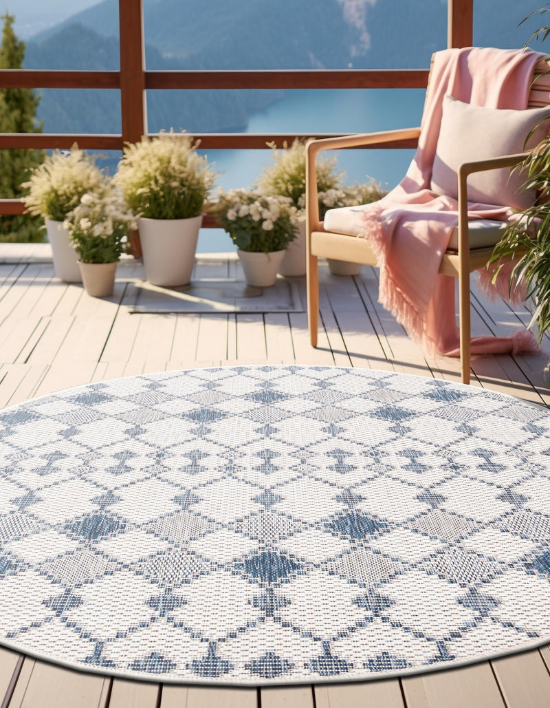 Garden Lattice Oasis Collection Area Rug -  Veranda Round Ivory  lifestyle 197
