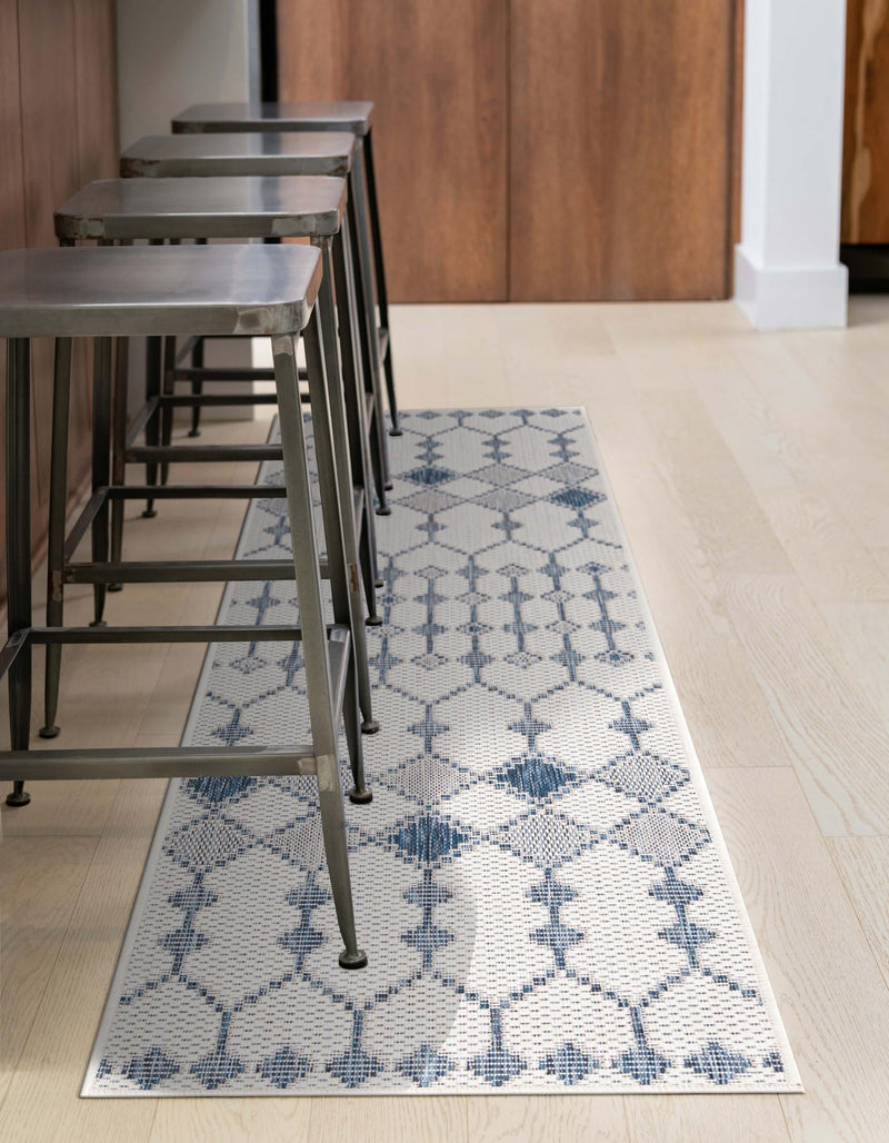 Garden Lattice Oasis Collection Area Rug -  Veranda Runner Ivory  lifestyle 135