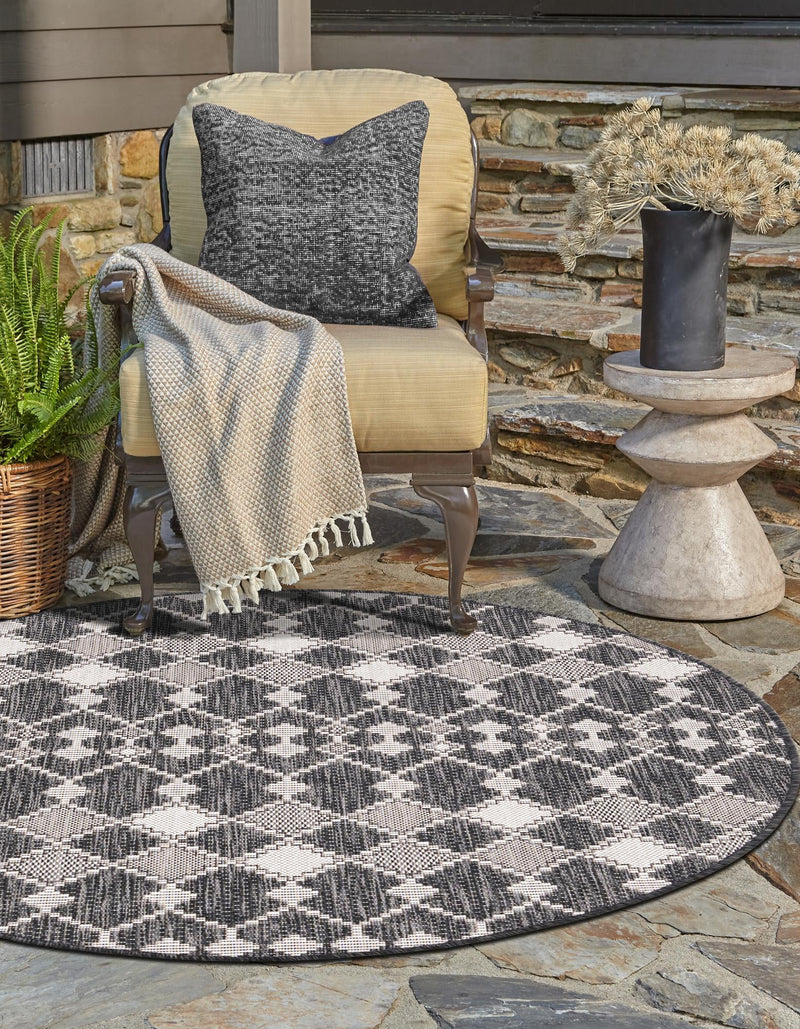 Garden Lattice Oasis Collection Area Rug -  Veranda Round Charcoal  lifestyle 225