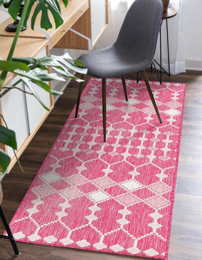 Garden Lattice Oasis Collection Area Rug -  Veranda Runner Magenta  lifestyle 2