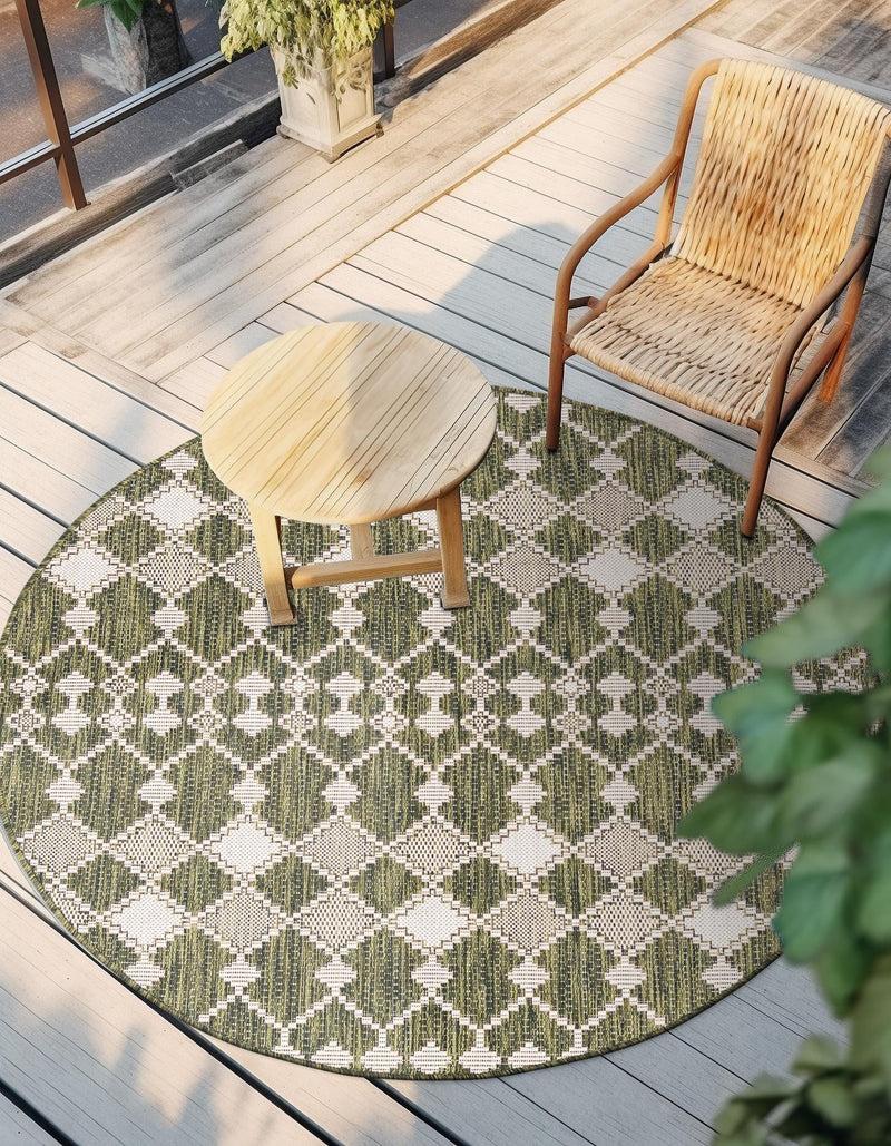 Garden Lattice Oasis Collection Area Rug -  Veranda Round Green  lifestyle 182