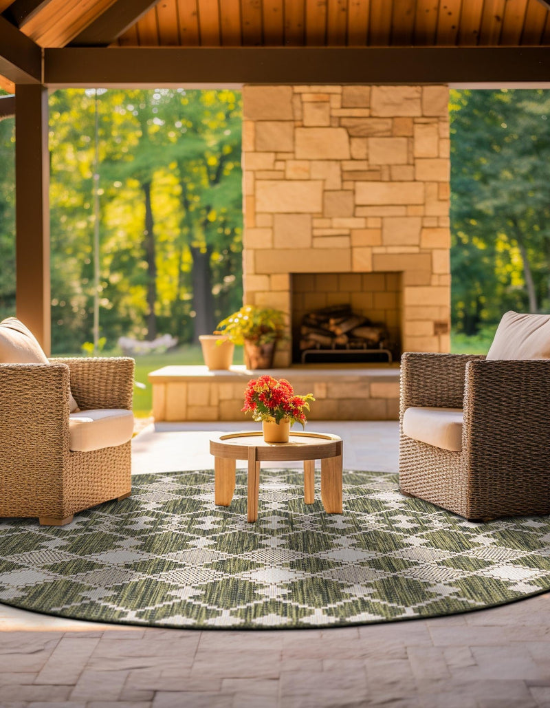Garden Lattice Oasis Collection Area Rug -  Veranda Round Green  lifestyle 206