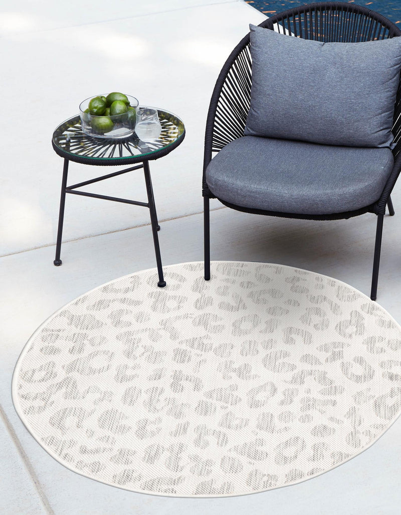 Jungle Expedition Collection Area Rug -  Amazon (Ivory Gray) Round Ivory Gray  lifestyle 0