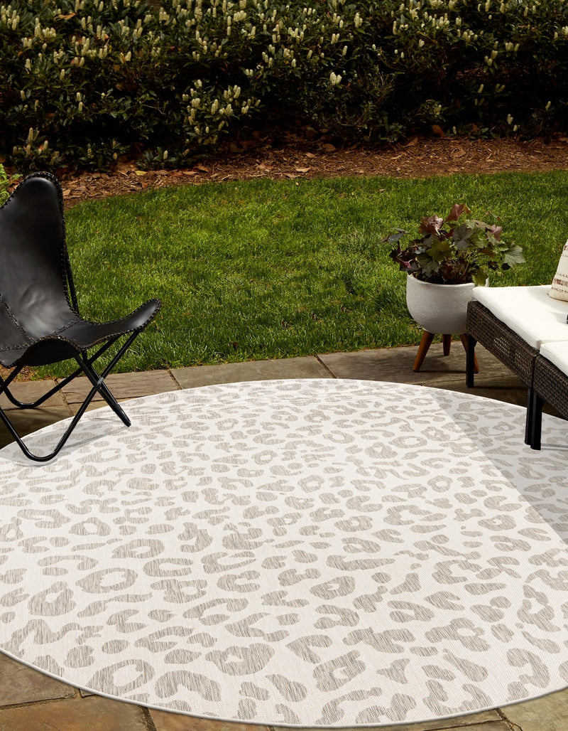 Jungle Expedition Collection Area Rug -  Amazon (Ivory Gray) Round Ivory Gray  lifestyle 5