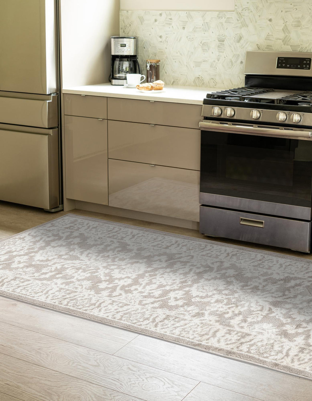 Savannah Elegance Collection Area Rug - Augusta (Light Gray) Runner Light Gray  lifestyle 82
