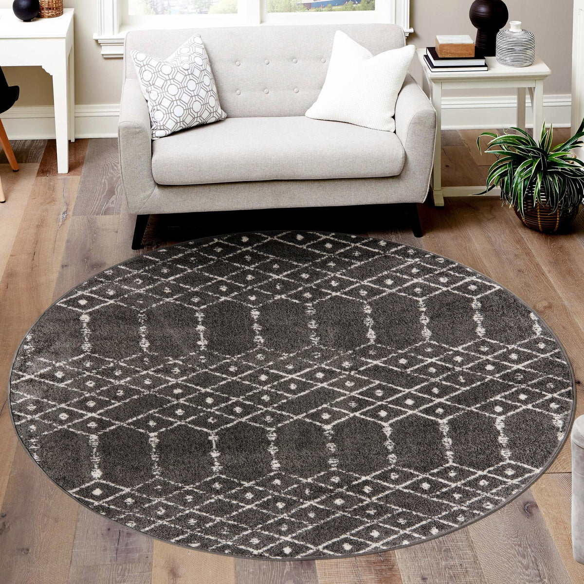 Marrakesh Lattice Collection Area Rug - Casablanca (Charcoal Gray) Round Charcoal Gray  lifestyle 105