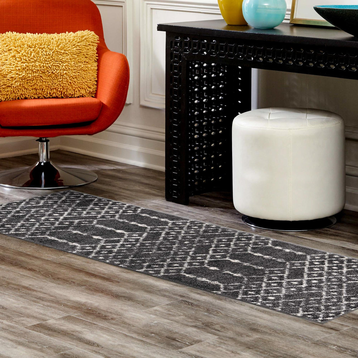 Marrakesh Lattice Collection Area Rug - Casablanca (Charcoal Gray) Runner Charcoal Gray  lifestyle 114