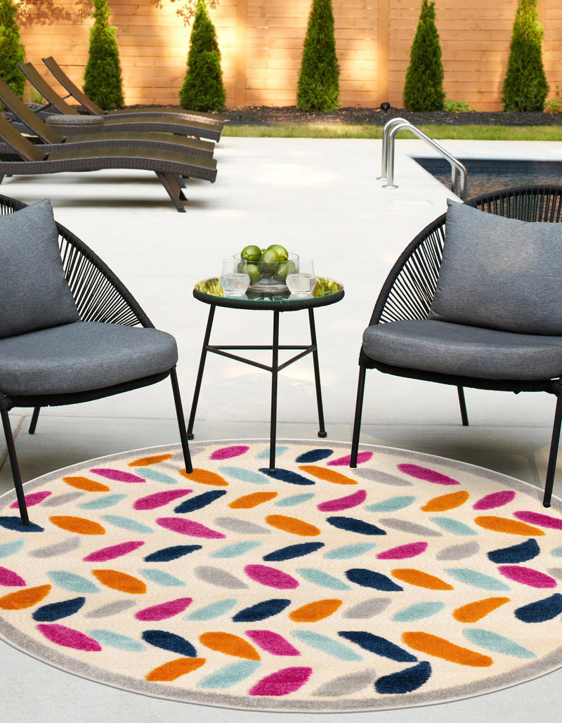 Bahama Breeze Outdoor Collection Area Rug - Nassau Round Beige  lifestyle 66
