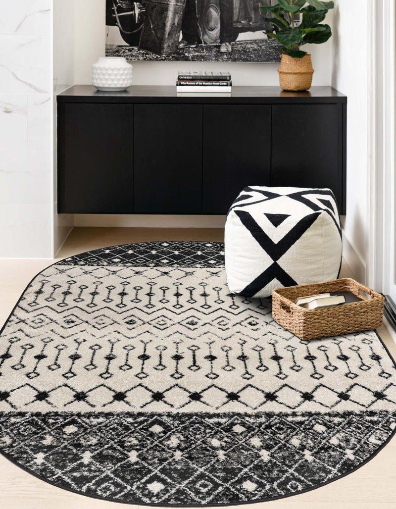 Mediterranean Lattice Collection Area Rug -  Casablanca (Black and White) Oval Black and White  lifestyle 12