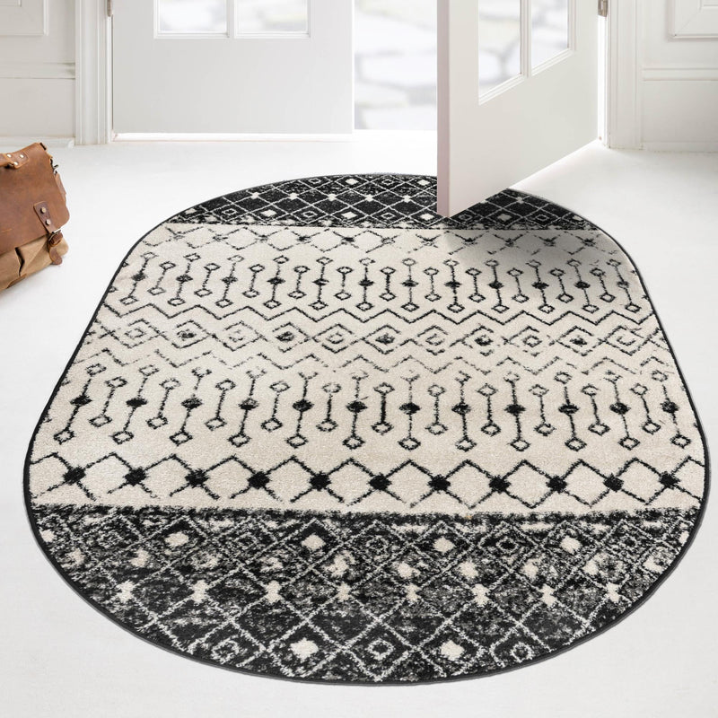Mediterranean Lattice Collection Area Rug -  Casablanca (Black and White) Oval Black and White  lifestyle 25