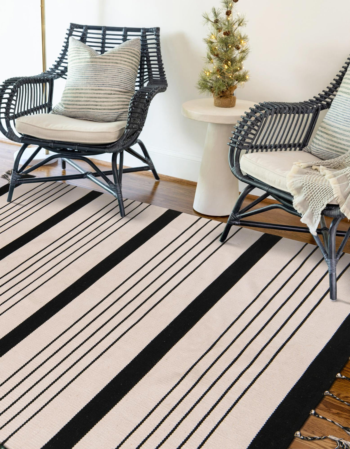 Thar Cotton Collection Area Rug - Borsh Rectangle Black and White  lifestyle 12