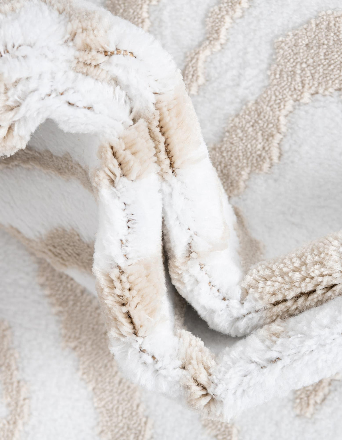 Sanctuary Retreat Collection Area Rug -  Oasis Oval Snow White  lifestyle 67