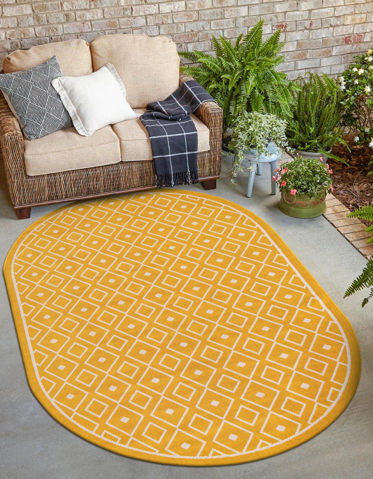 Seaside Lattice Collection Area Rug - Brighton Oval Yellow  lifestyle 236