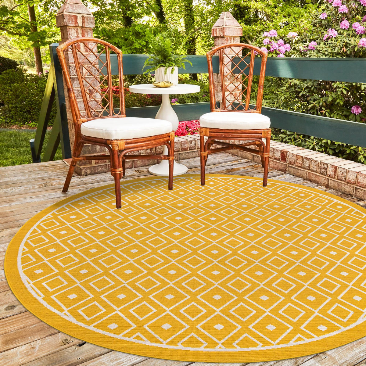 Savannah Pergola Collection Area Rug - Grove Round Yellow  lifestyle 188