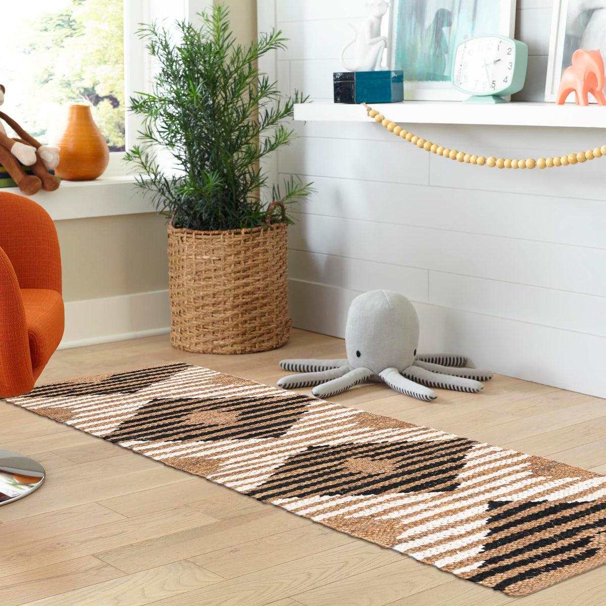 Osian Looms Collection Area Rug - Varanasi Runner Natural Black  lifestyle 36