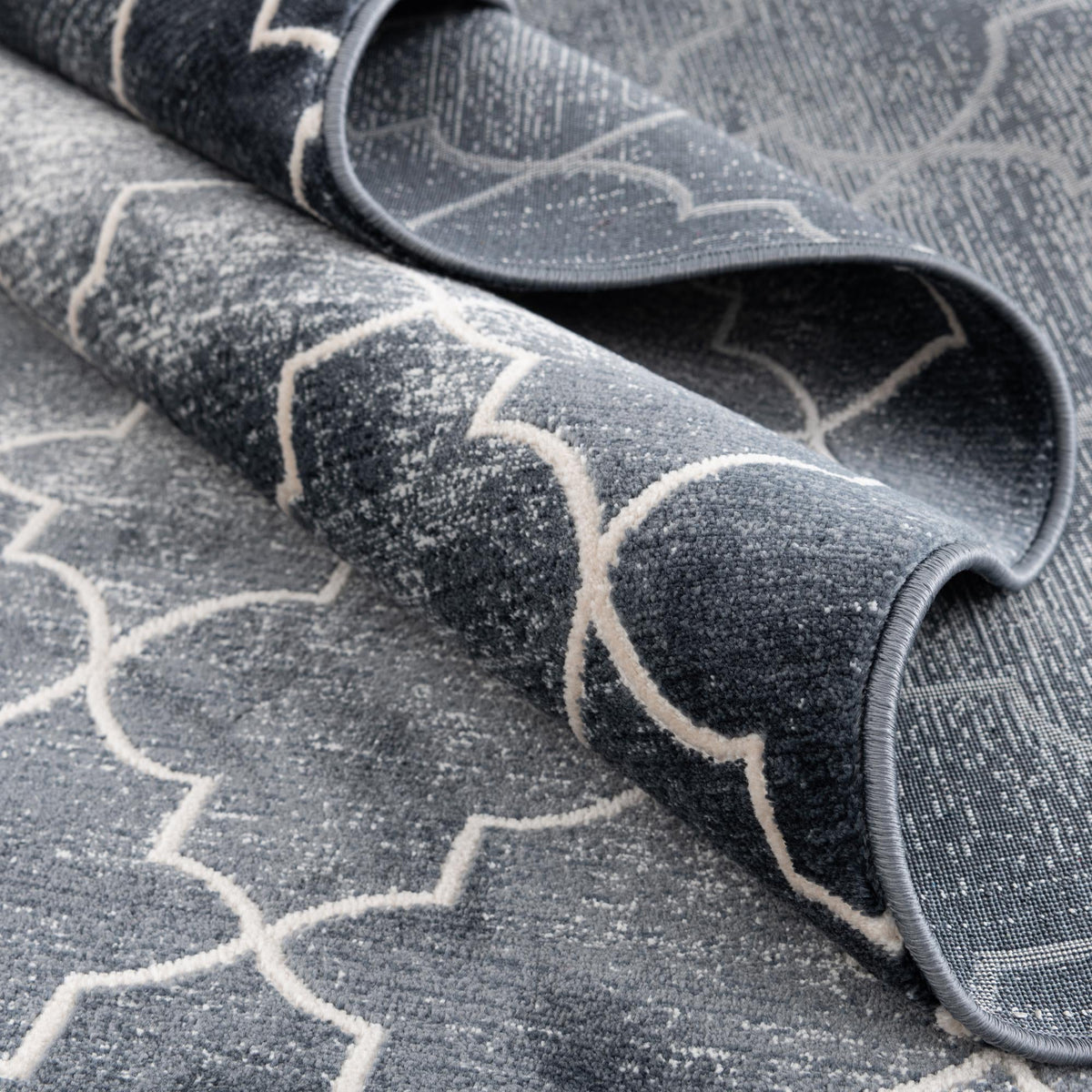 Metro Heights Collection Area Rug -  Gramercy Round Navy Blue  lifestyle 103