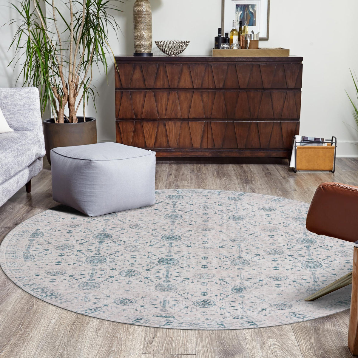 Heritage Elegance Collection Area Rug -  Chatsworth Round Ivory  lifestyle 104