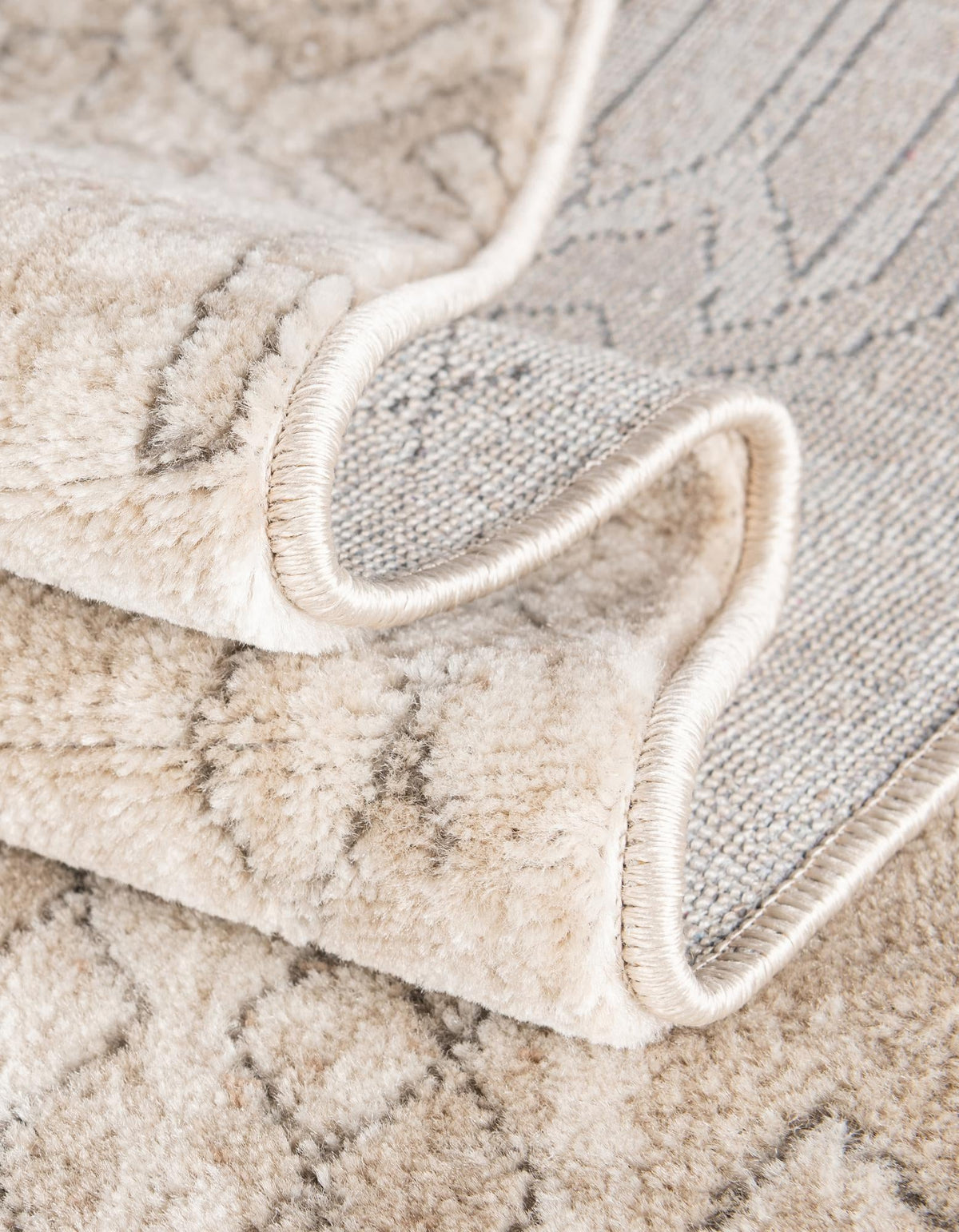 Cascade Range Collection Area Rug - Hood (Ivory) Oval Ivory  lifestyle 26