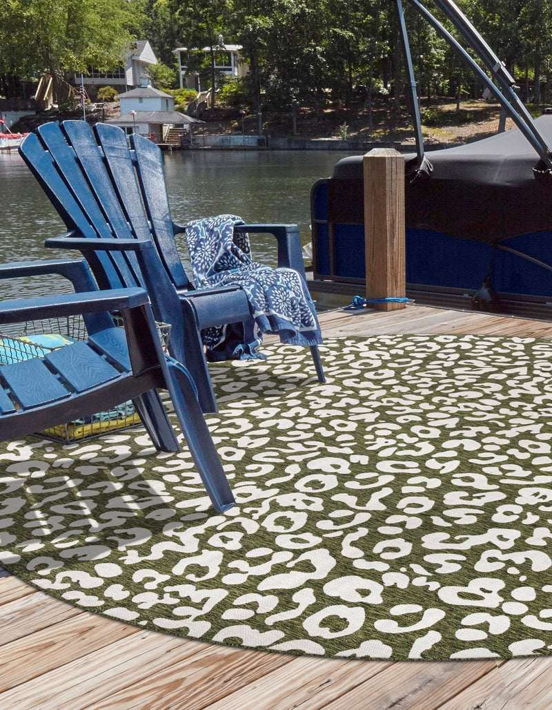 Jungle Expedition Collection Area Rug -  Amazon (Green) Round Green  lifestyle 2
