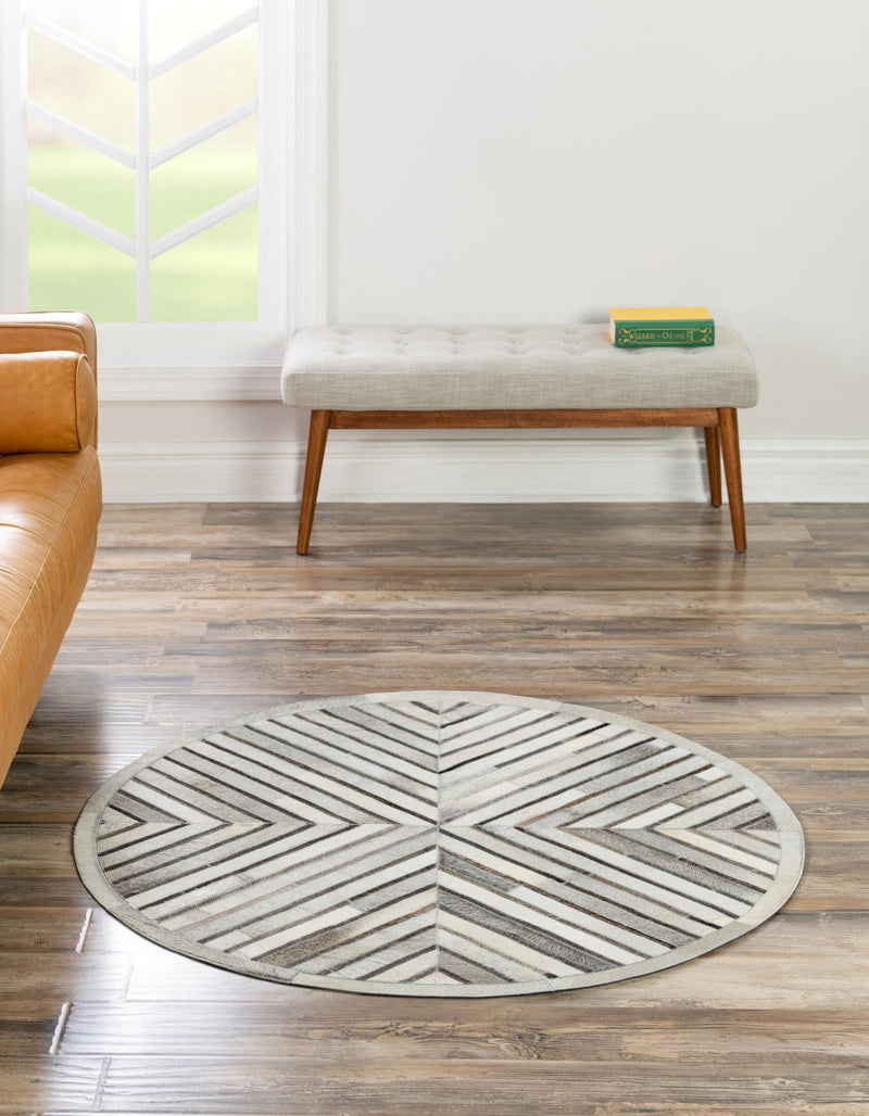 Savannah Hideaway Collection Area Rug - Serengeti Round Gray Ivory  lifestyle 31