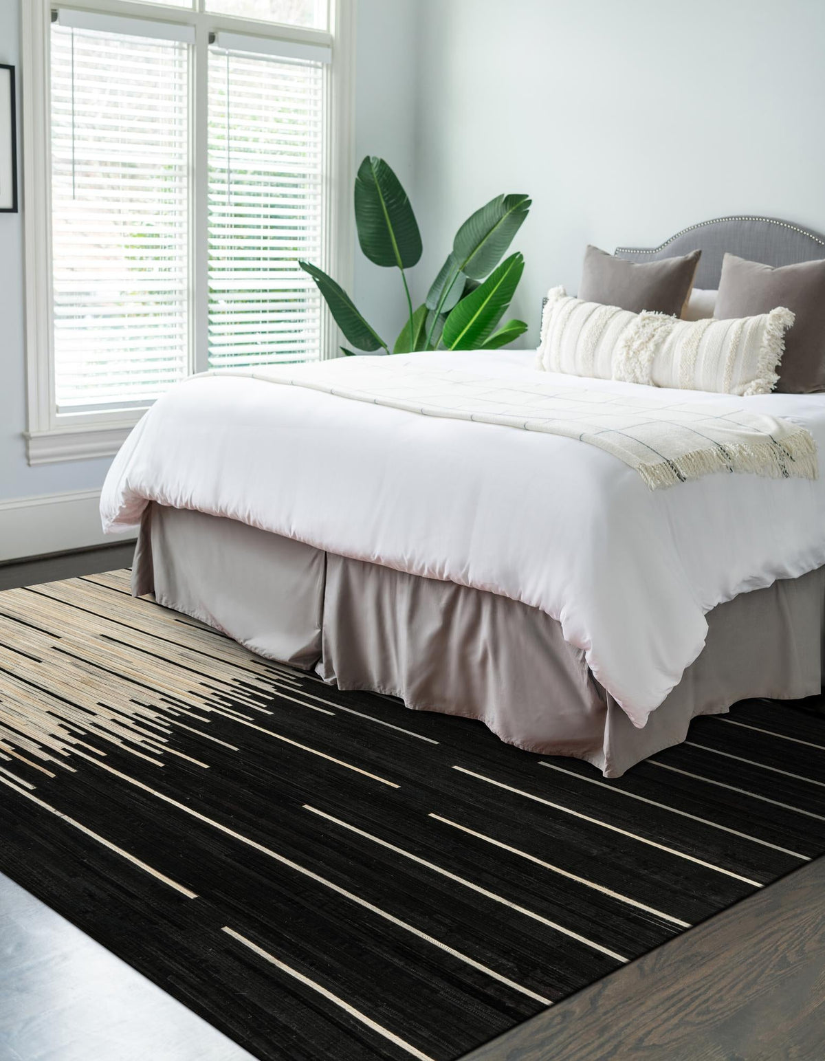 Savannah Hideaway Collection Area Rug - Savannah Rectangle Black White  lifestyle 3