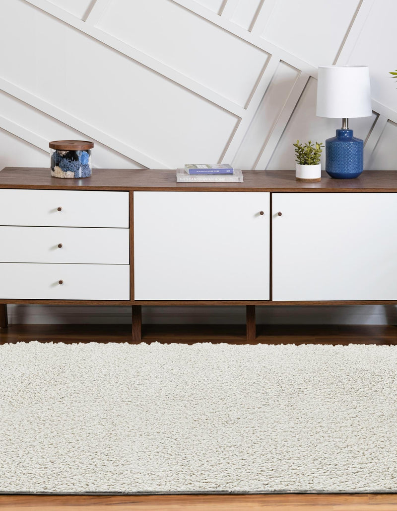 Cozy Comfort Shag Collection Area Rug - Haven (White) Oval White  lifestyle 40