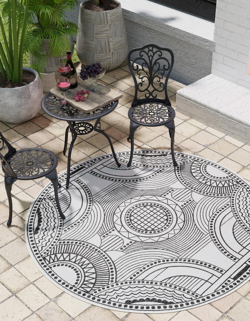 Patio Heritage Collection Area Rug -  Asheville Round White and Black  lifestyle 44