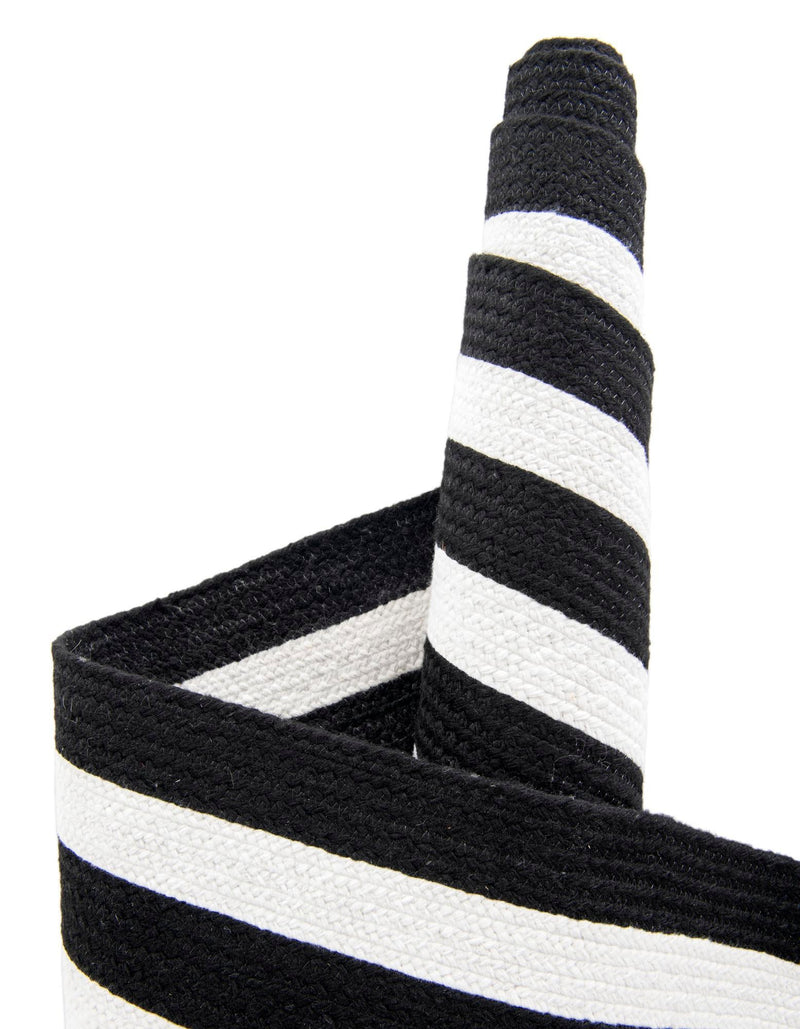 Sustainable Strands Indoor-Outdoor Oasis Collection Area Rug - Harborview Round Black and White  lifestyle 78