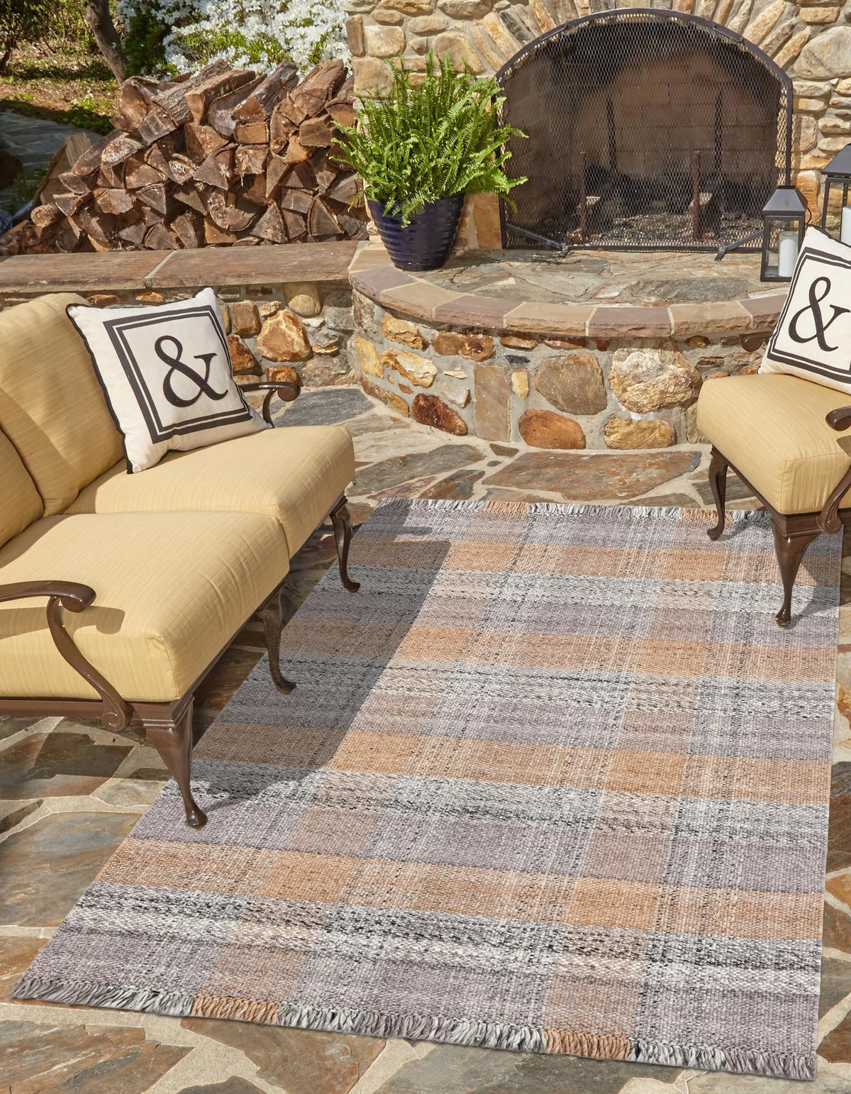 Sustainable Grid Indoor-Outdoor Oasis Collection Area Rug - Savannah Rectangle Desert Gray  lifestyle 7