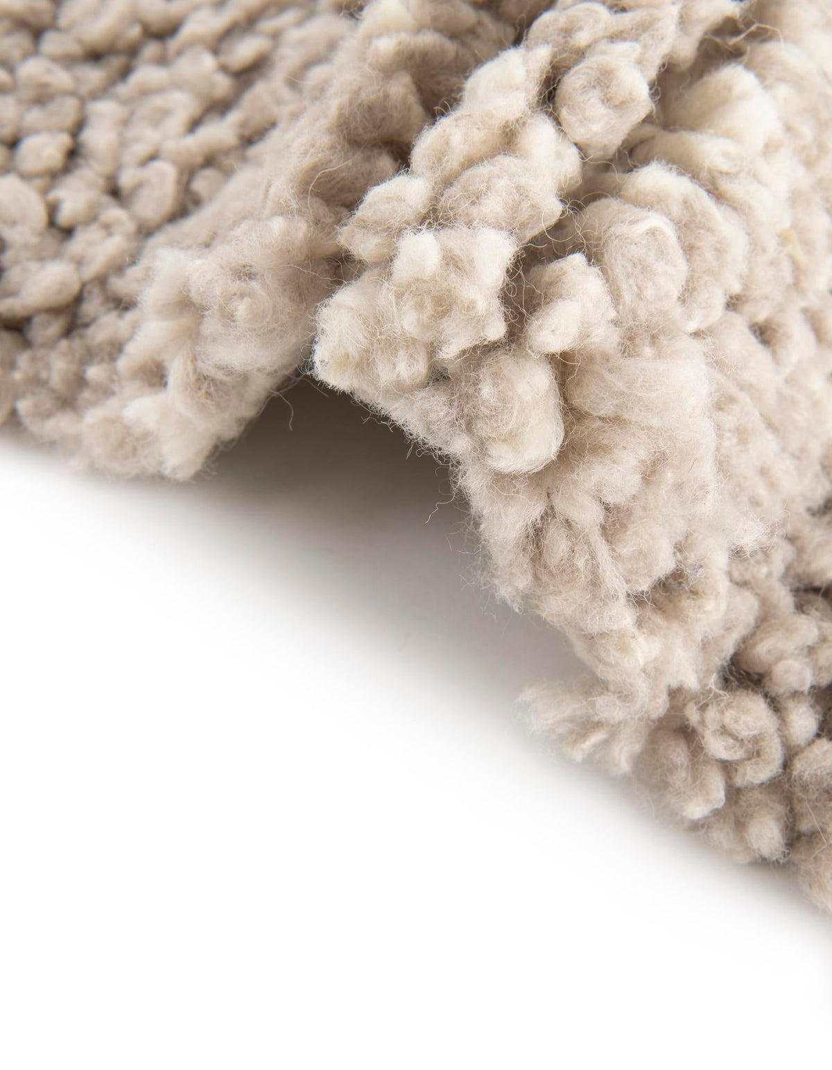Wellington Luxe Shag Collection Area Rug - Kapiti Round Taupe  lifestyle 108