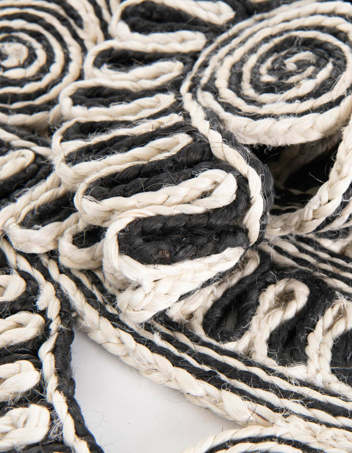 Woven Seaside Jute Collection Area Rug - Nantucket Round Black and White  lifestyle 39