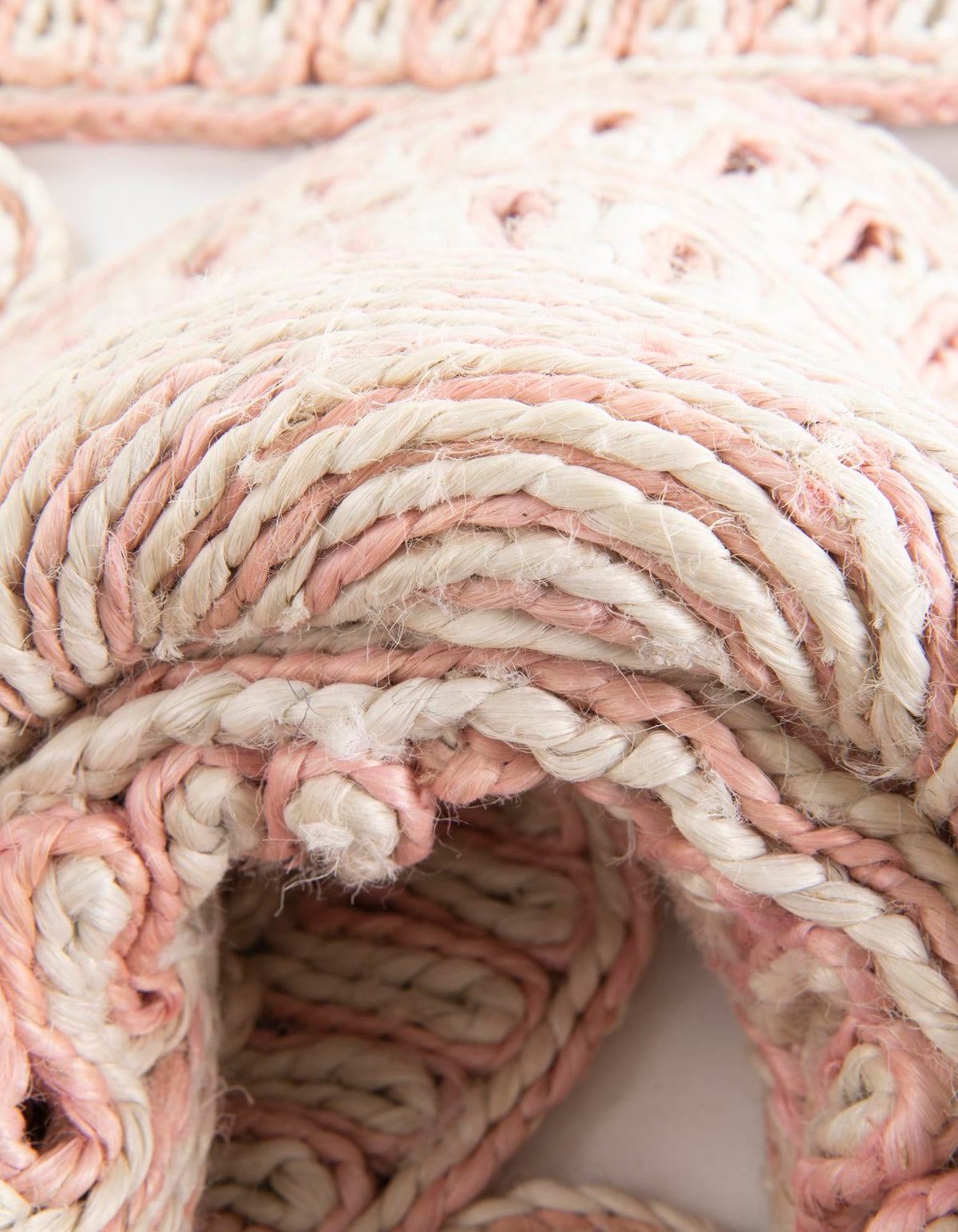 Woven Seaside Jute Collection Area Rug - Nantucket Round Pink and White  lifestyle 51