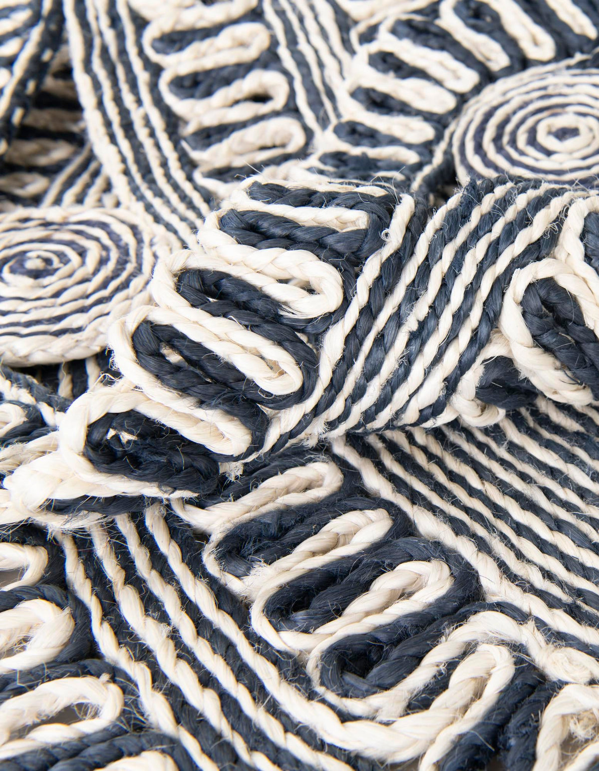 Woven Seaside Jute Collection Area Rug - Nantucket Round Navy and White  lifestyle 42
