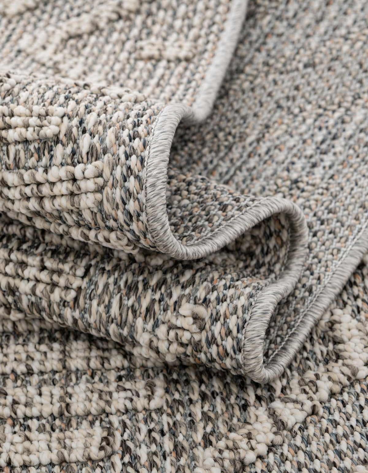 Seaside Lattice Collection Area Rug -  Eden Runner Light Gray  lifestyle 120