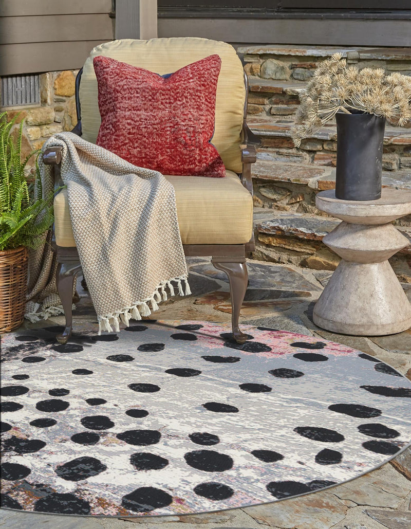 Urban Terrace Collection Area Rug -  Piazza Round White and Black  lifestyle 37