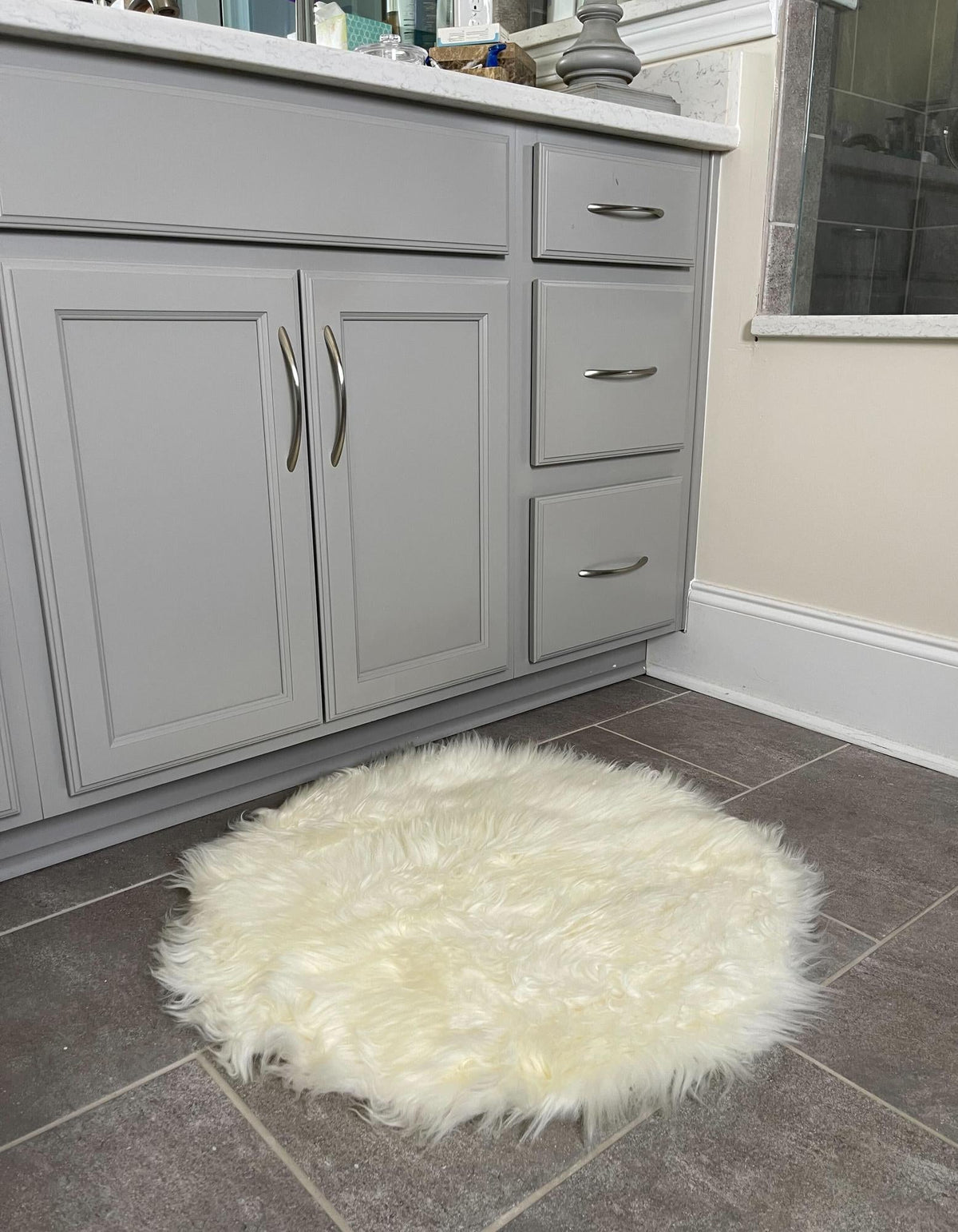 Lambskin Haven Collection Area Rug - Fleeceville Round White  lifestyle 13