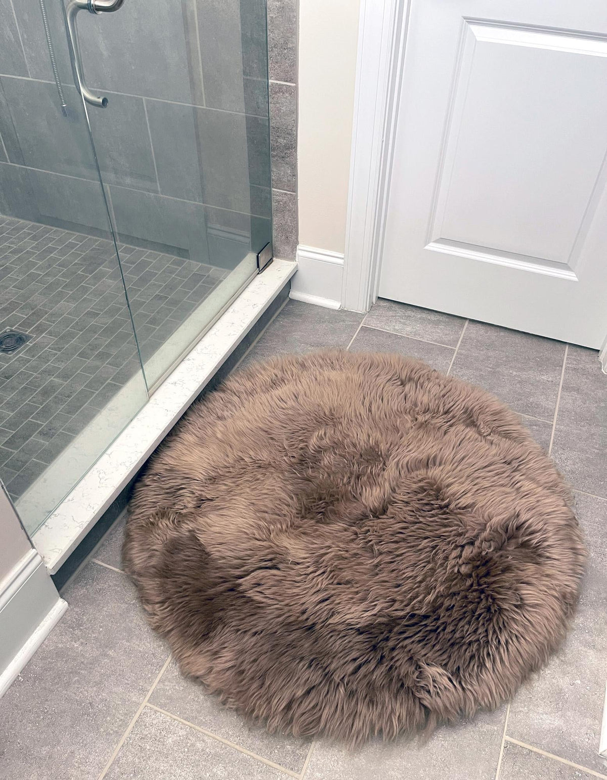 Lambskin Haven Collection Area Rug - Fleeceville Round Beige  lifestyle 24