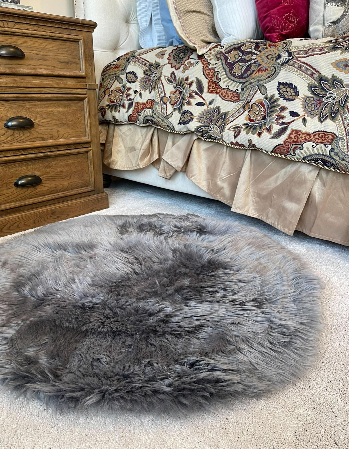 Lambskin Haven Collection Area Rug - Fleeceville Round Gray  lifestyle 10