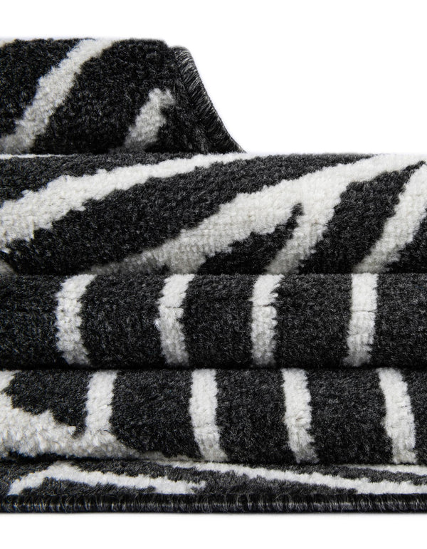Copenhagen Edge Collection Area Rug -  Osterbro Round Black  lifestyle 165