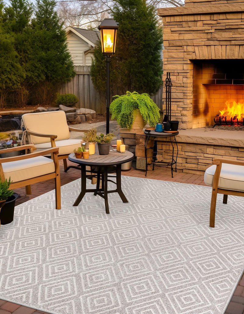 Catalina Cove Outdoor Collection Area Rug -  Venice Square Gray  lifestyle 101
