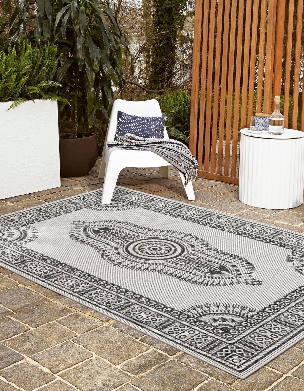 Patio Heritage Collection Area Rug -  Biloxi Rectangle White and Black Main