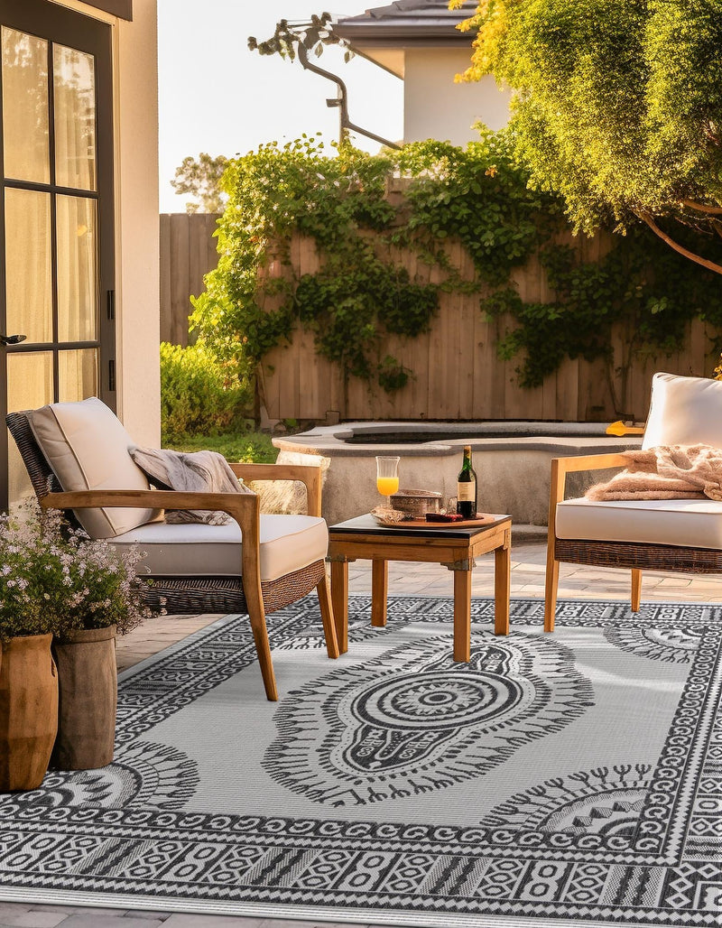 Patio Heritage Collection Area Rug -  Biloxi Square White and Black  lifestyle 67