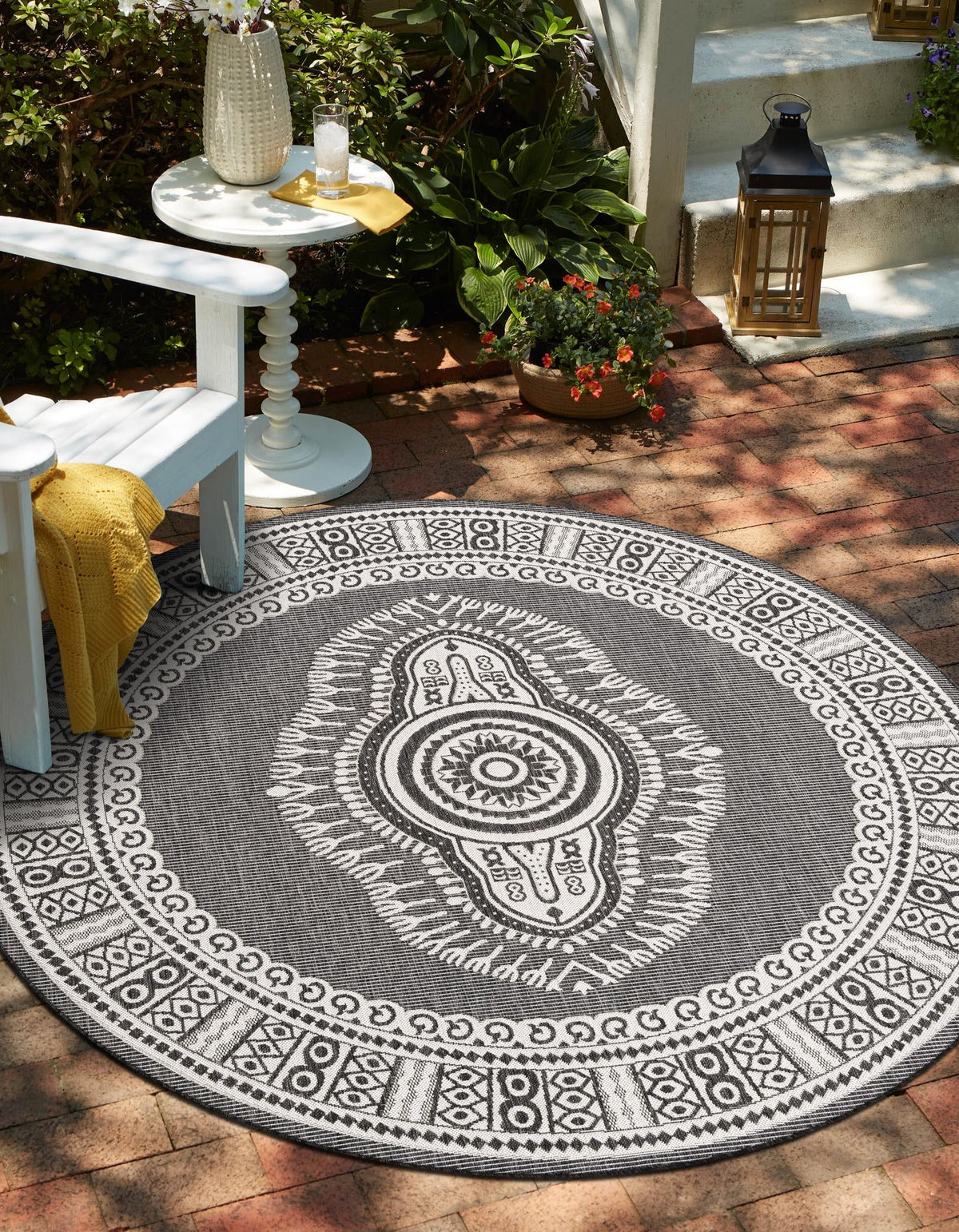 Patio Heritage Collection Area Rug -  Biloxi Round Black and White  lifestyle 57