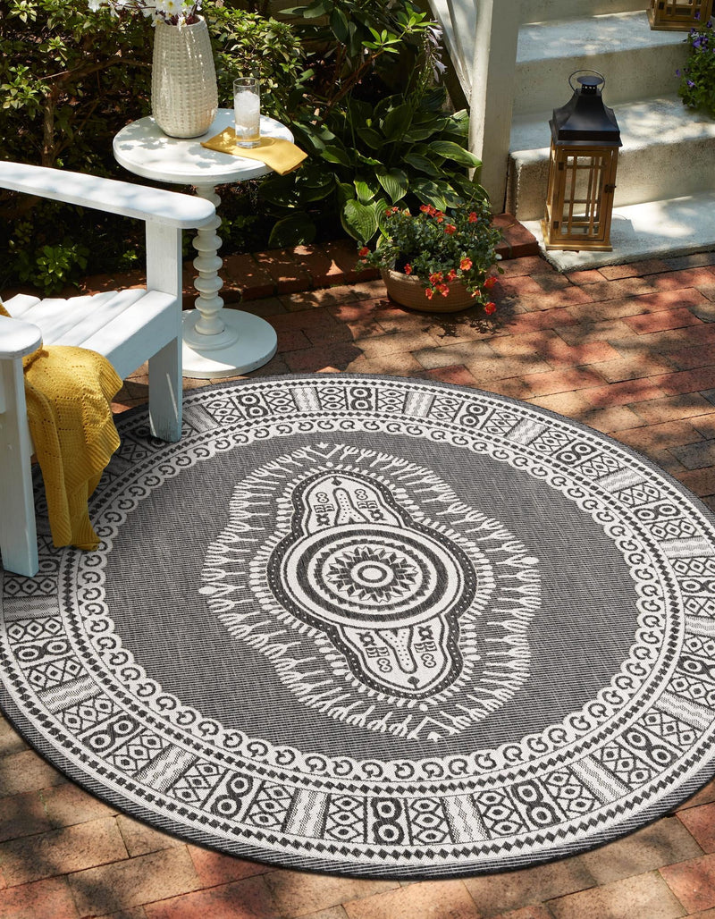Patio Heritage Collection Area Rug -  Biloxi Round Black and White  lifestyle 57