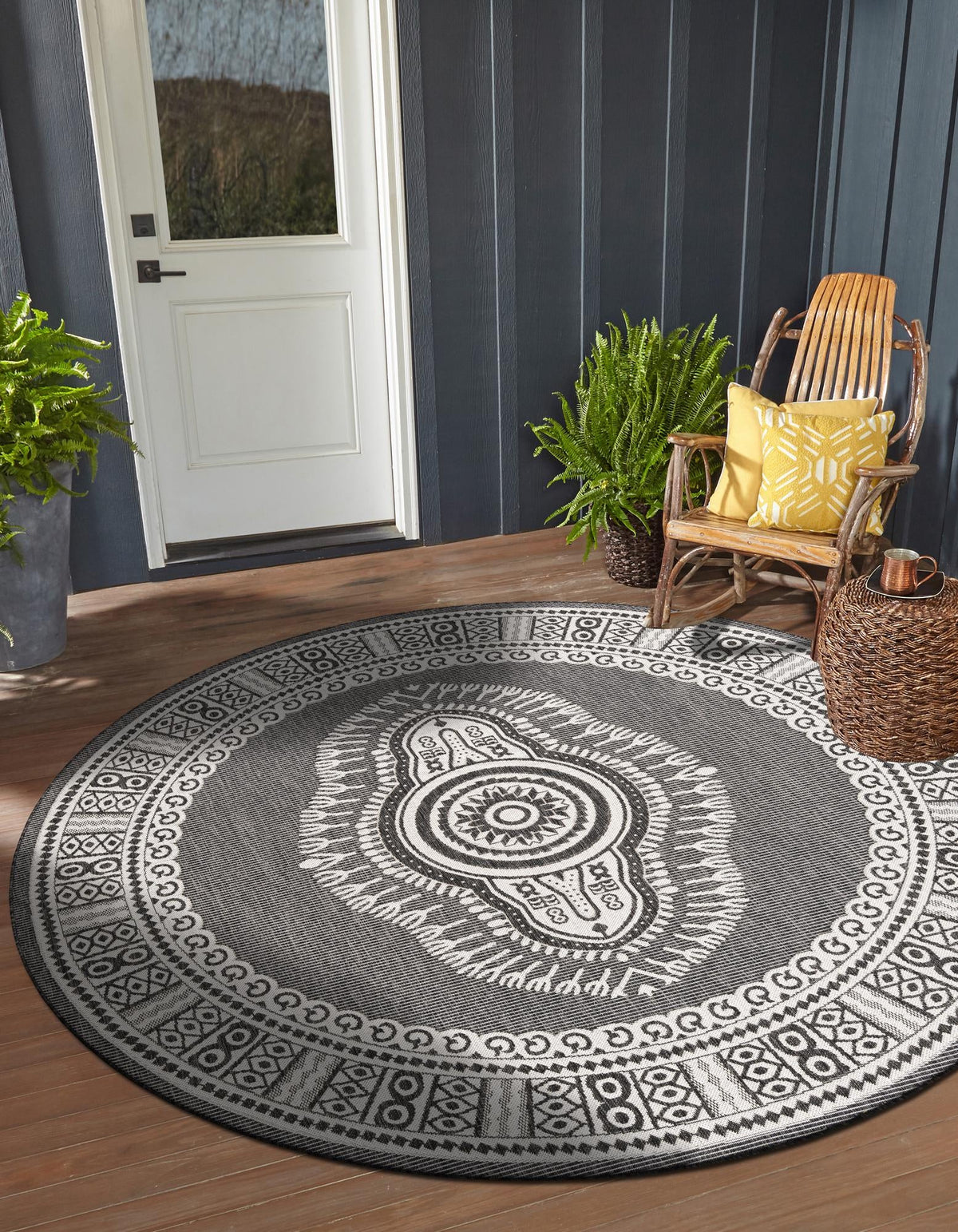 Patio Heritage Collection Area Rug -  Biloxi Round Black and White  lifestyle 105