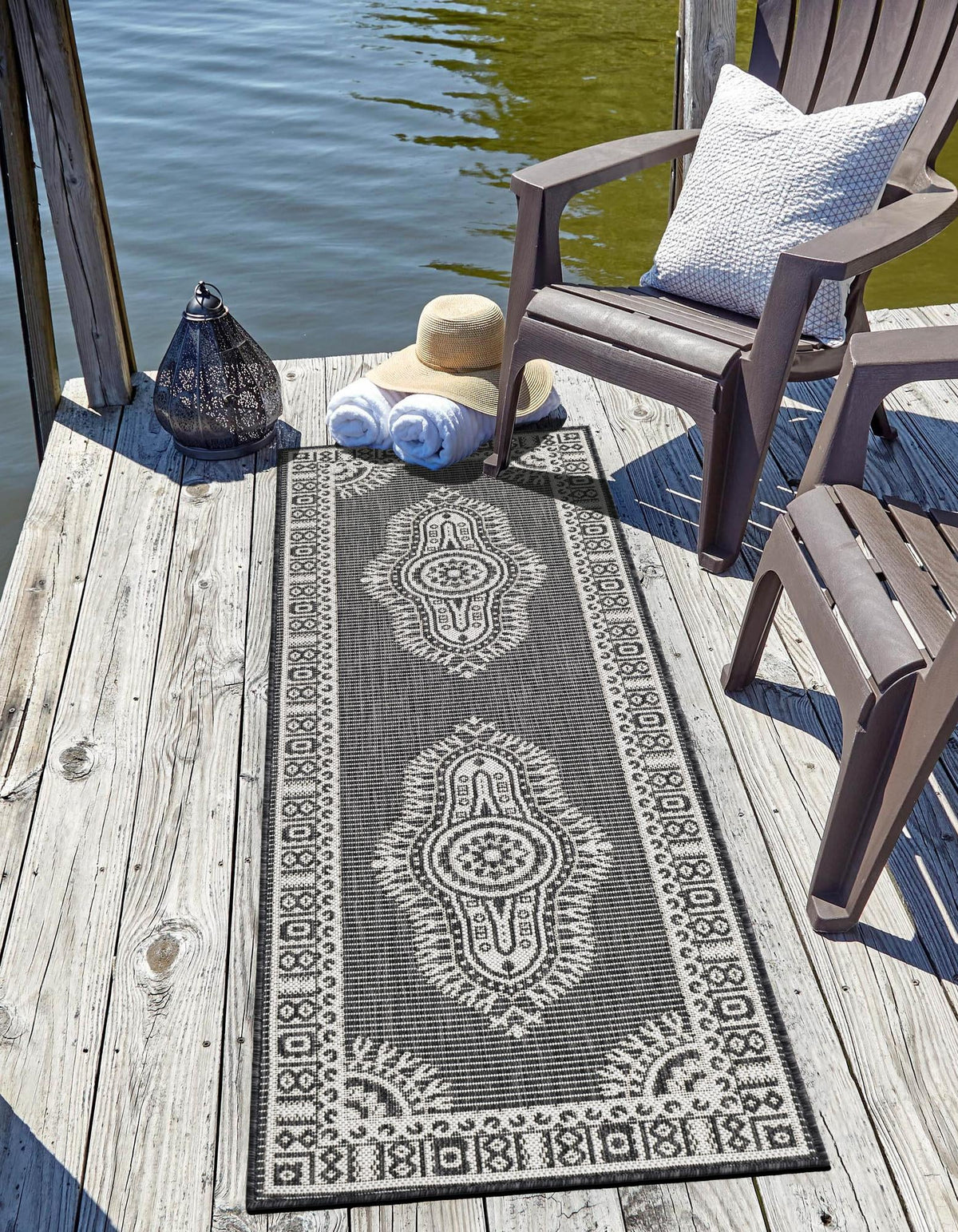 Patio Heritage Collection Area Rug -  Biloxi Runner Black and White  lifestyle 119