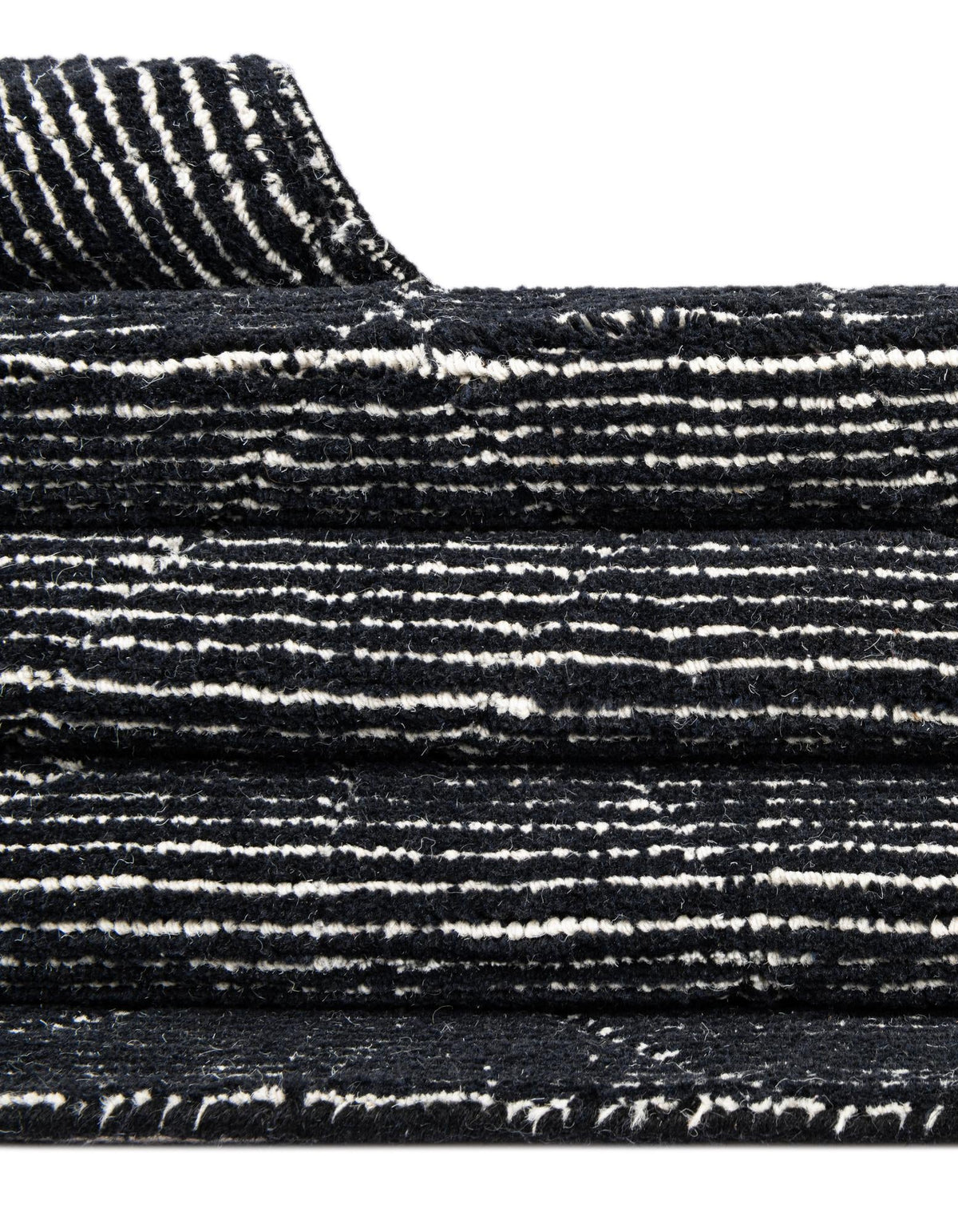 Nordic Loom Geometric Collection Area Rug - Oslo Round Jet Black  lifestyle 156