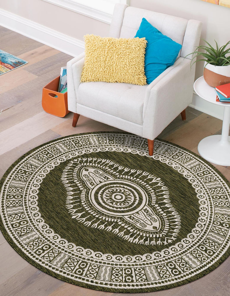 Patio Heritage Collection Area Rug -  Biloxi Round Green  lifestyle 63